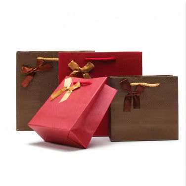 Đơn giản là một hộp đeo nhẫn hai màu nhung đồ trang sức màu trắng đính hôn hộp đóng gói
