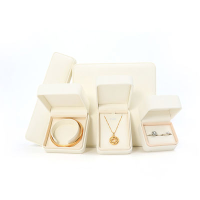 Hộp đựng trang sức da trắng hình vuông thủ công OEM ODM cho bao bì vòng cổ, vòng tay, bông tai, nhẫn