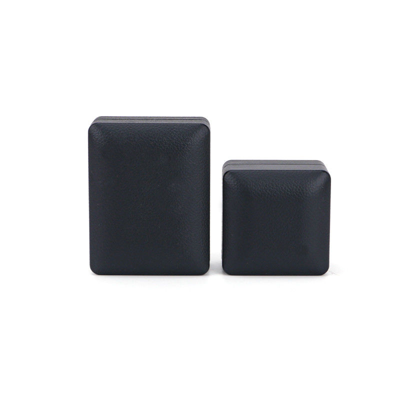 Hộp nhẫn tùy chỉnh Hanhong với ánh sáng 6,5*6,5*4,5cm Kích thước da đen và vật liệu nhung