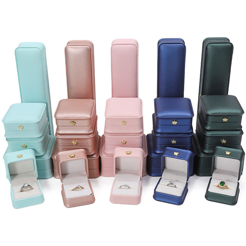 Nhãn hiệu tùy chỉnh hộp đồ trang sức da PU cho vòng đeo tay vương miện vòng đeo cổ vòng đóng gói