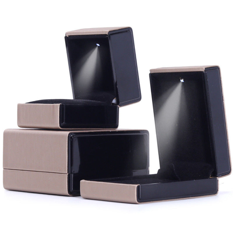 9*9*5cm hình chữ nhật Hanhong Custom Gold Necklace Bracelet and Ring LED Jewelry Packaging Box