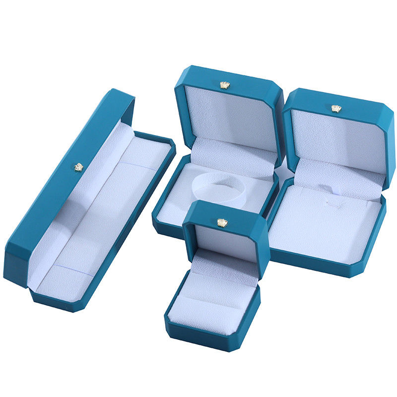 Hộp lưu trữ đồ trang sức hình vương miện tùy chỉnh bằng da PU màu xanh lá cây cho vòng tay và bông tai