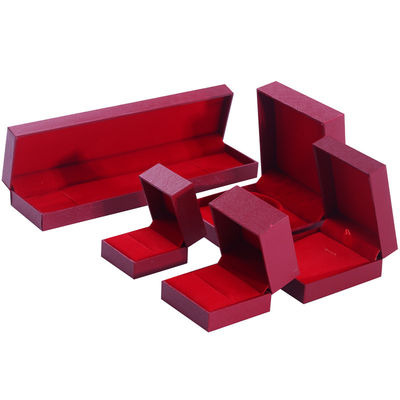 Sản xuất bán buôn Luxury hình vuông Quần áo trang sức Box cá nhân hóa High end cổ xích Vòng đeo tai Nhẫn Nhẫn Quần áo trang sức Set bao bì giấy ván lật màu đỏ Quần áo trang sức Box với logo