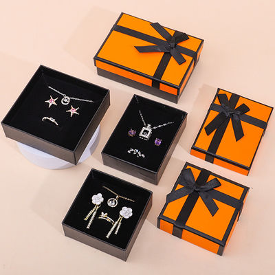 Sản xuất bán buôn hign cuối đồ trang sức hộp đóng gói logo tùy chỉnh sang trọng vòng cổ vòng đeo tai nhẫn trang sức Set đóng gói giấy giấy giấy trang sức hộp với bướm