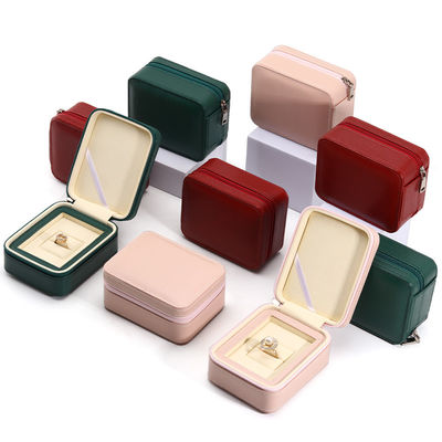 Bao bì hộp đồ trang sức có kích thước tùy chỉnh với niềng dày bên trong