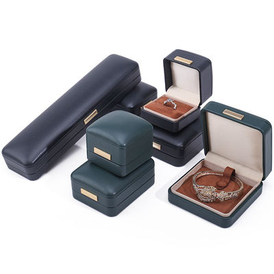 Handy Convex Roof Fake Leather Luxury Jewelry Box Package với trang trí thanh vàng
